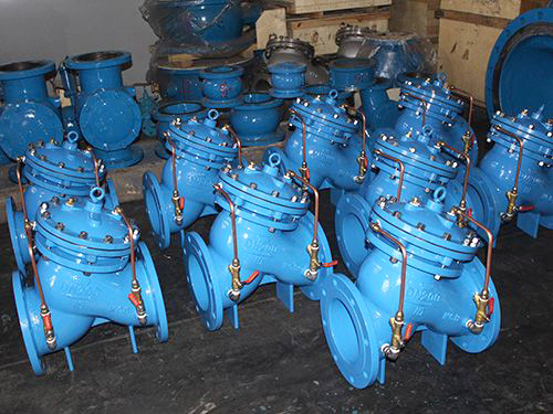 水力控制阀是由主阀及其外部安装的针阀和导向阀组成